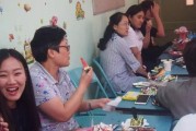 两个人吃瓜的娱乐小游戏,两人共享吃瓜乐趣，趣味小游戏轻松互动